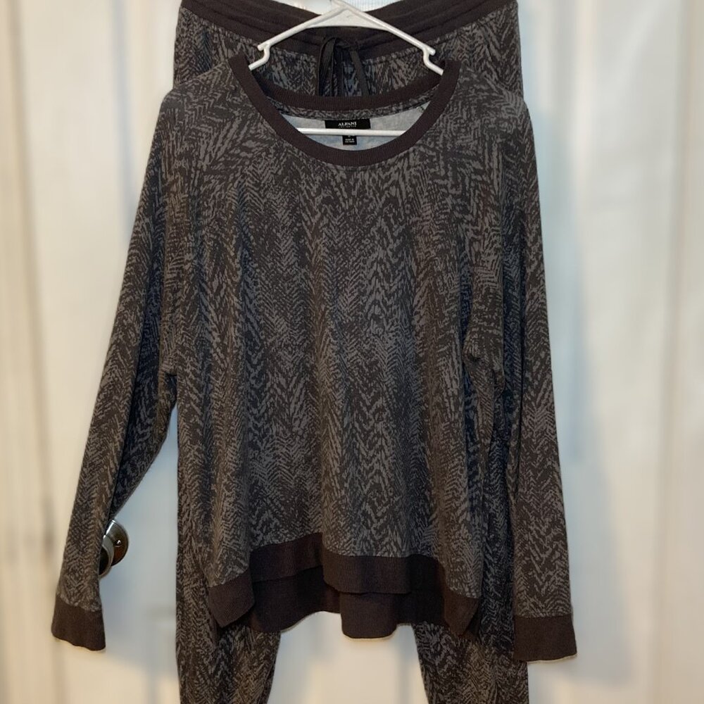 Alfani Gray Lounge Set, Gray Patterned Loungewear, Coord Set, Size M, VERY SOFT